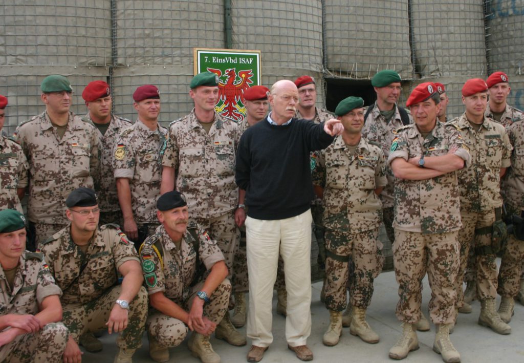 Deutscher Verteidigungsminister Struck in Kabul (c) Mükke